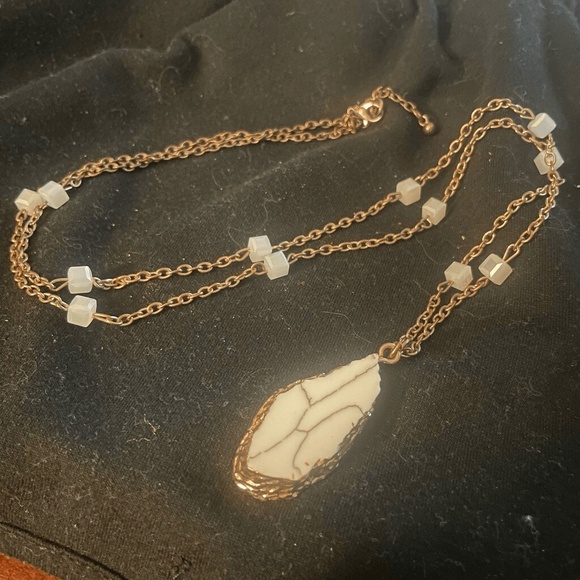Howlite Beaded Statement Pendant‎ Necklace - Picture 1 of 6